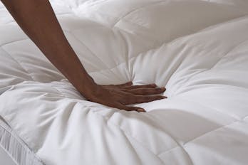 Down Alternative Featherbed Mattress Topper